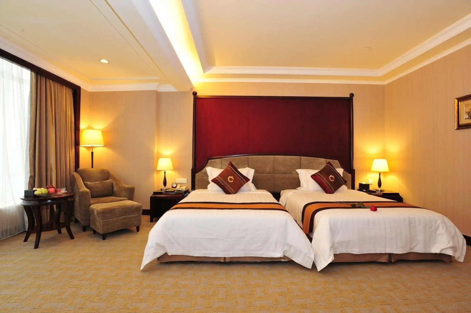 Photo - Royal Marina Plaza