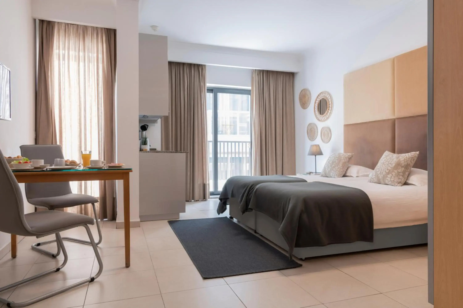 Photo - Plaza Regency Hotels