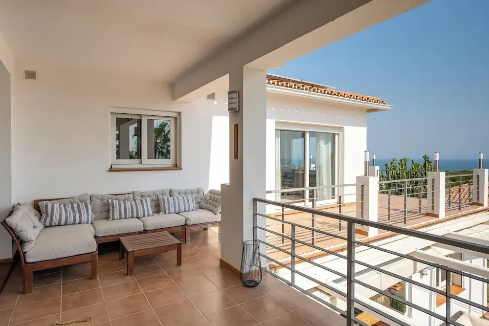 Foto - Spacious 3BR Villa with Private Pool and Sea Views