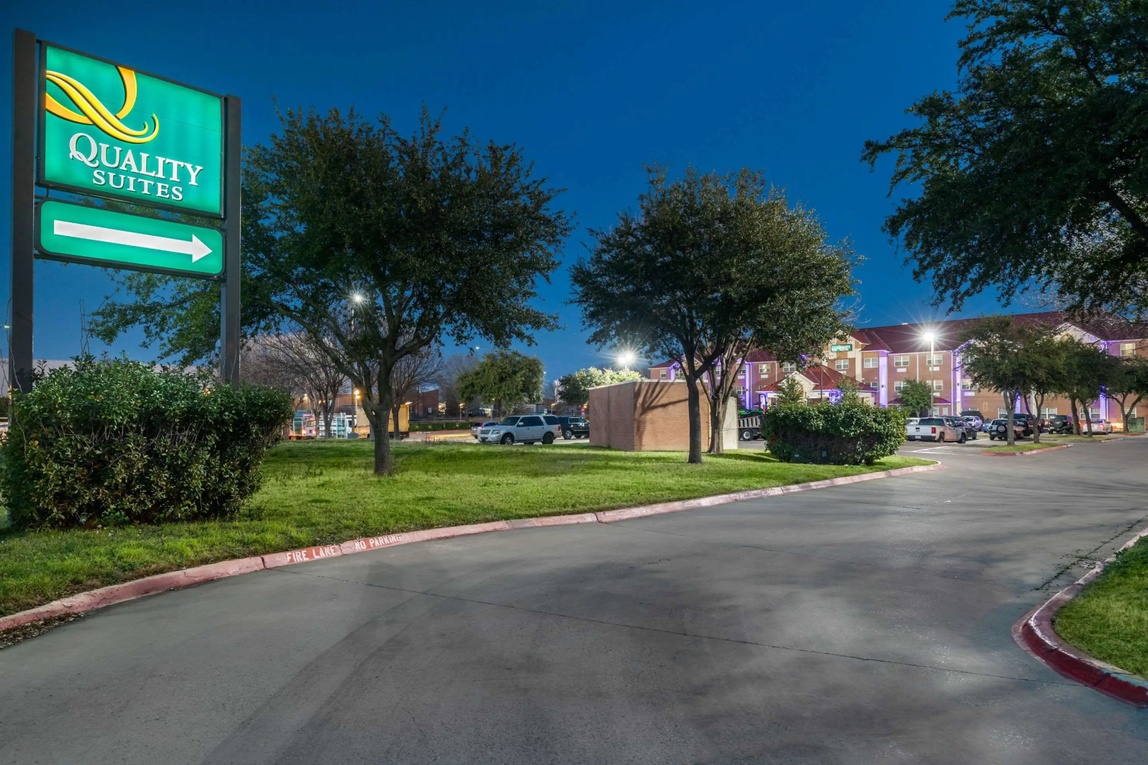 Photo - Addison Suites