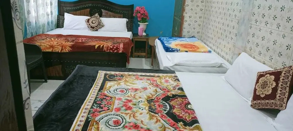 Hotel Royal Sainik