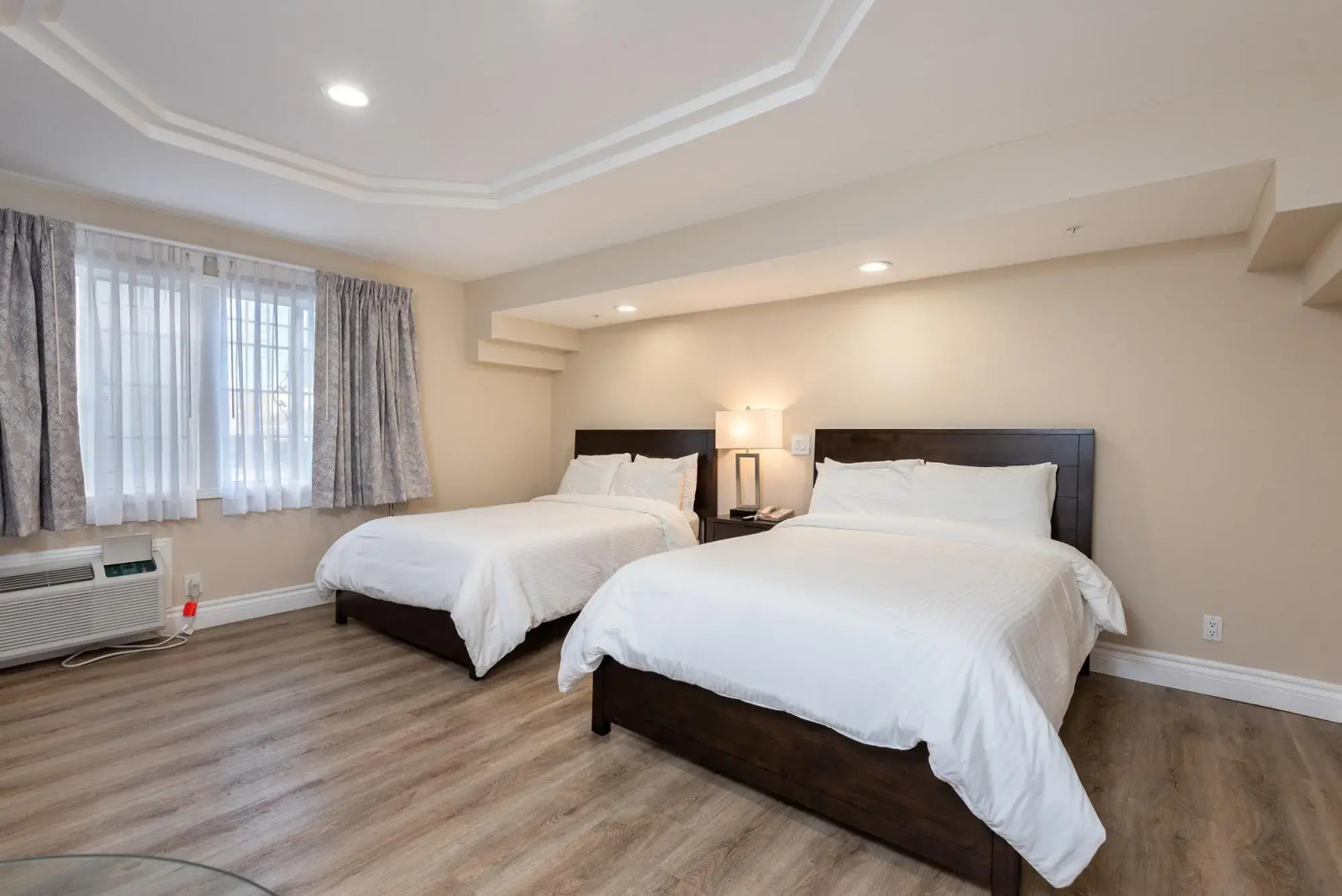 Foto - Wilshire Crest Hotel