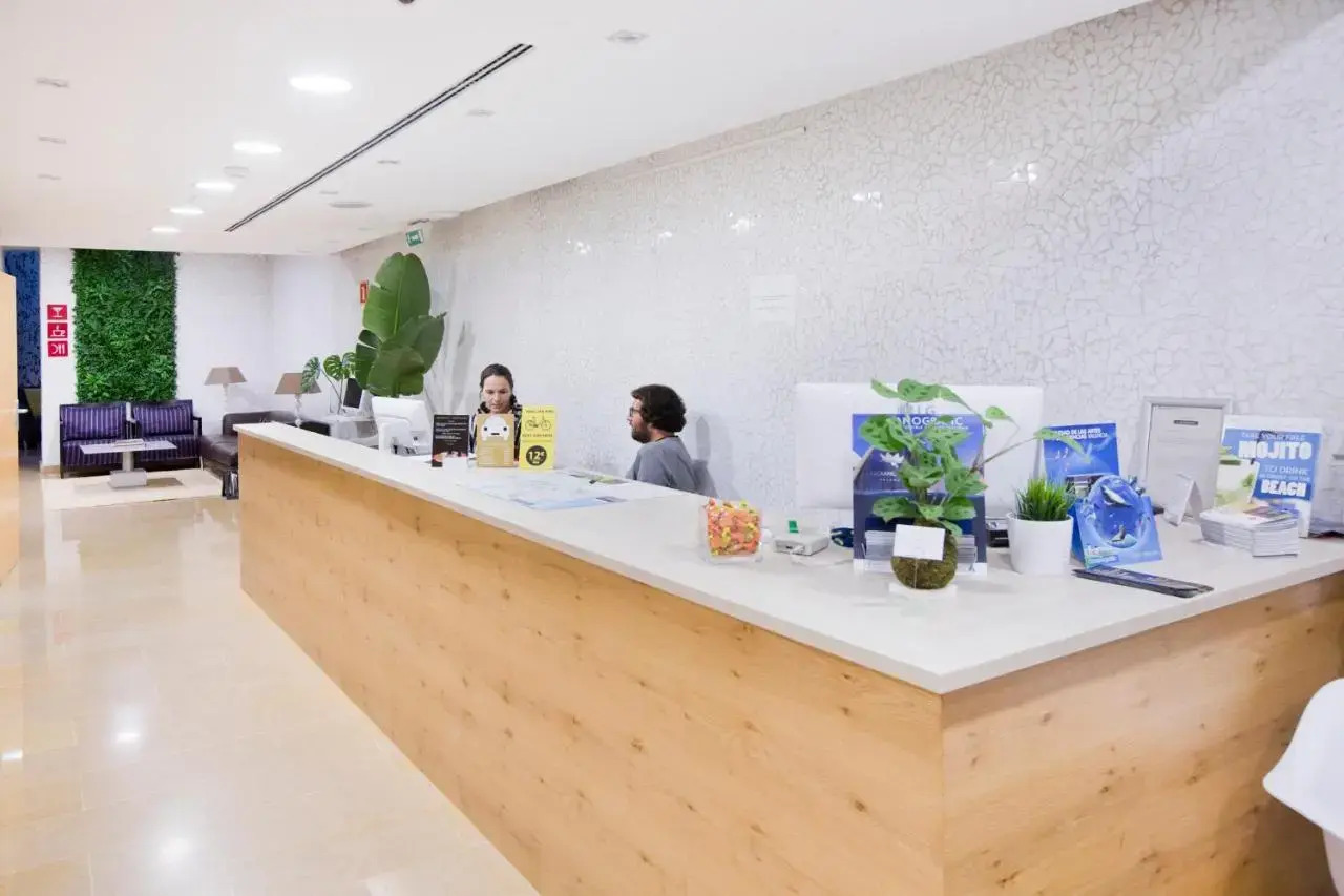 Foto - YOU & CO. J. Botánico Boutique