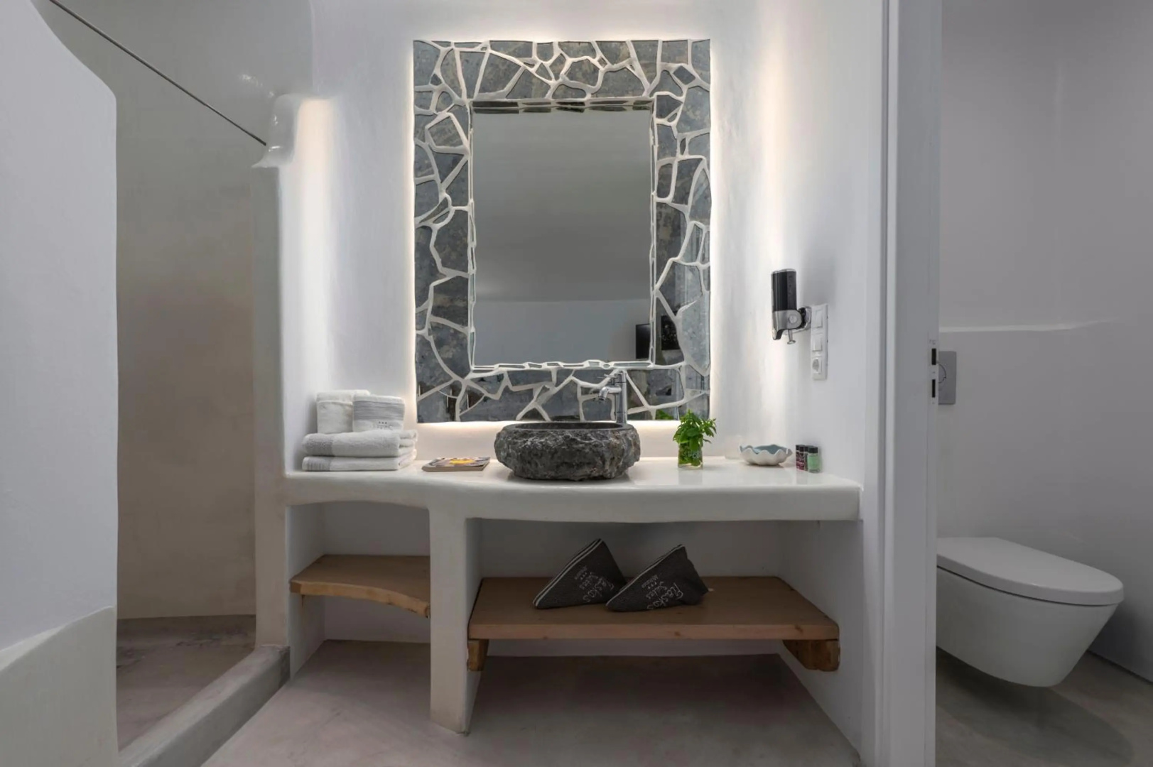 Photo - Flaskos suites