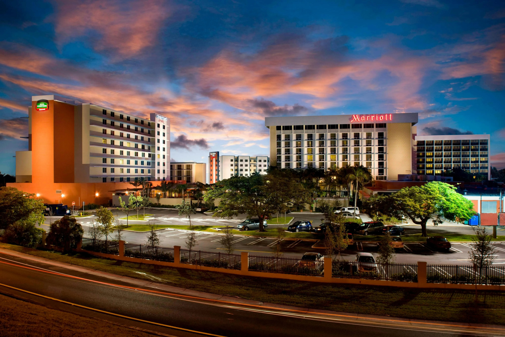 Photo - Courtyard by Marriott Miami Airport