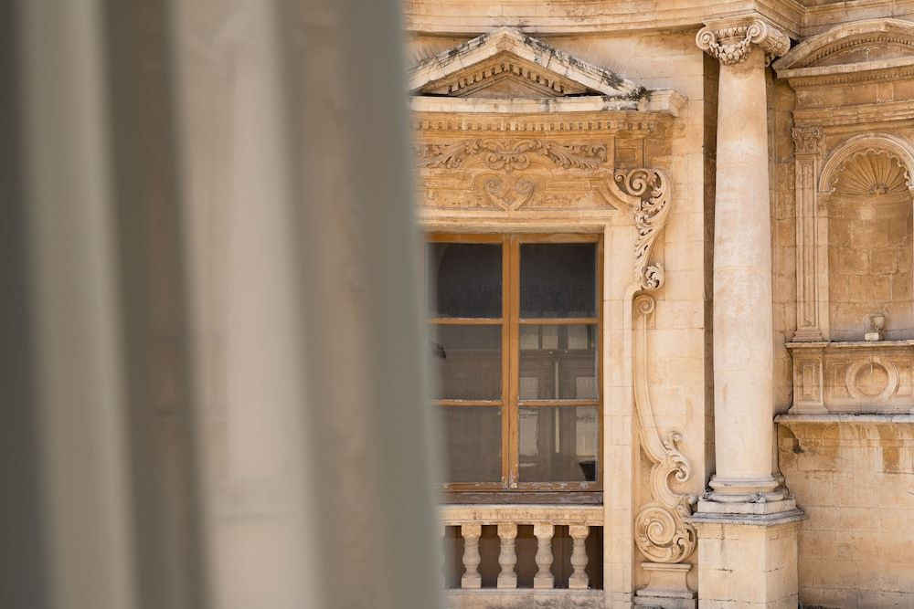 Photo - Q92 Noto