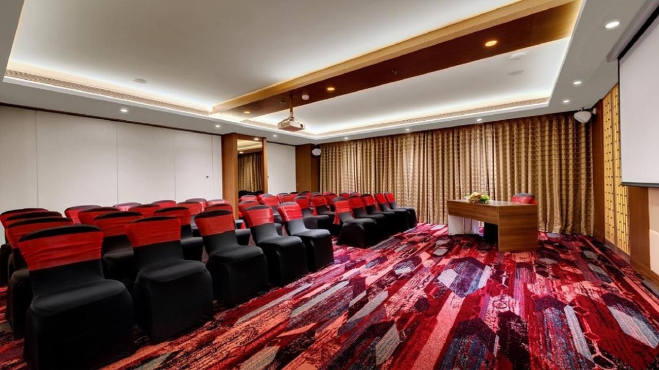 Photo - The Fern Mumbai, Goregaon, Series by Marriott
