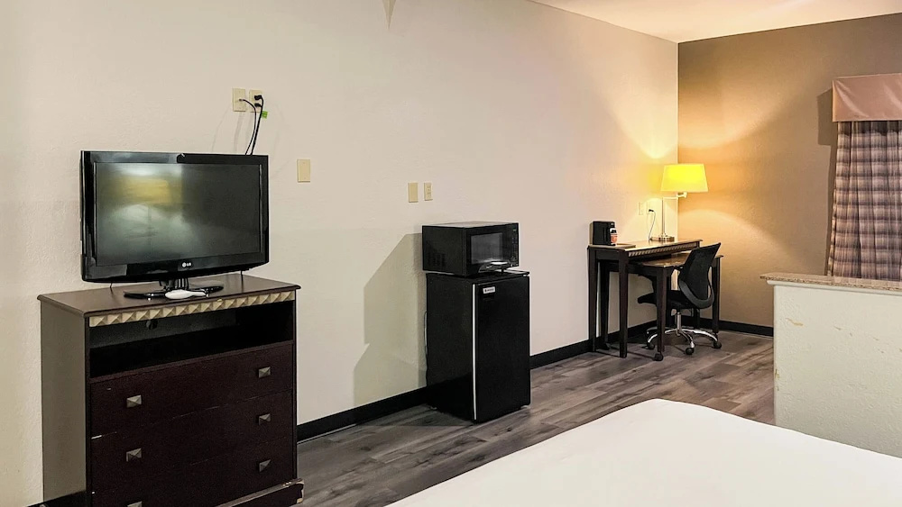 Photo - Studio 6 Suites Houston, TX - Spring