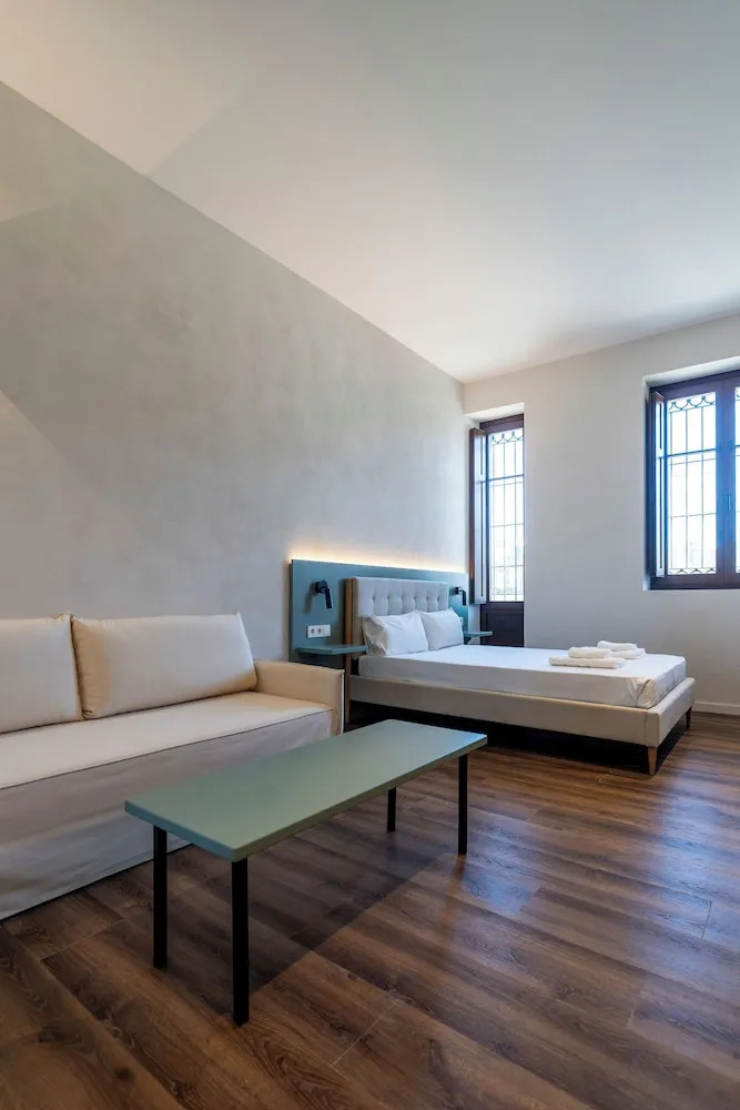 Foto - VLC HOST - Reina 168