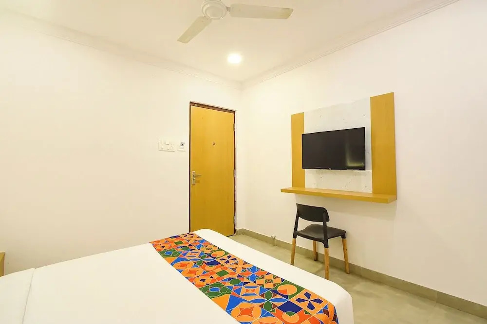 Photo - Fabhotel Cinco Primera - Nr LV Prasad, Banjara Hills