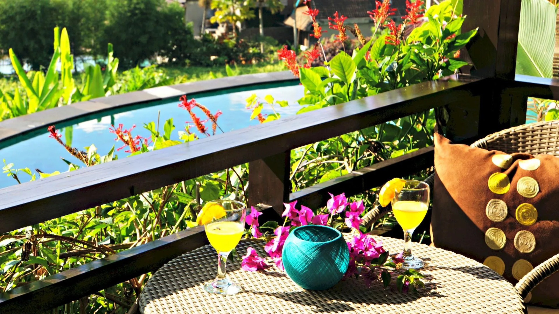 Foto - Samanvaya - Adults Only