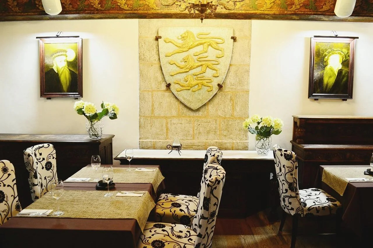 Photo - Three Crowns Residents