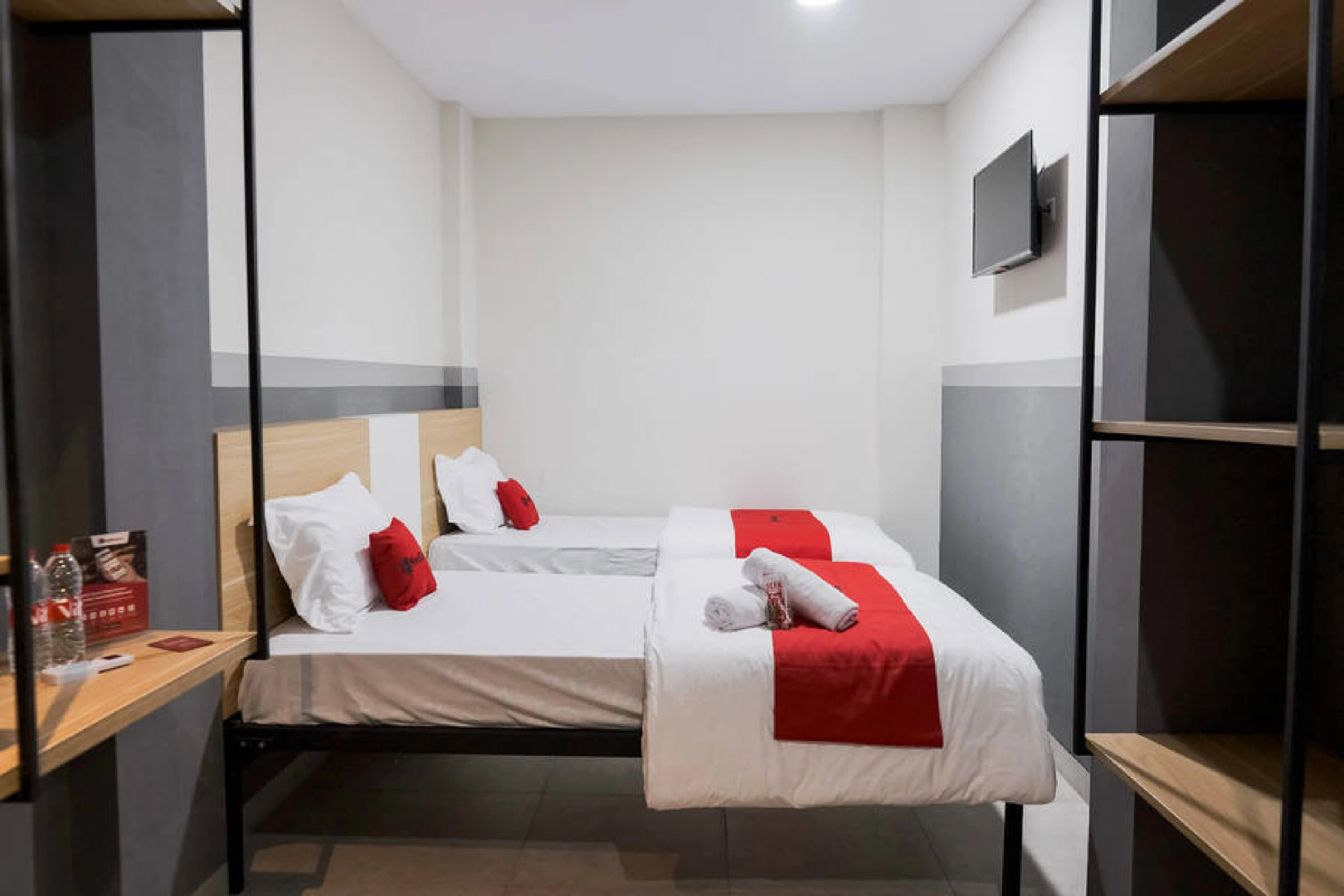 Foto - RedDoorz Plus near Taman Anggrek Mall