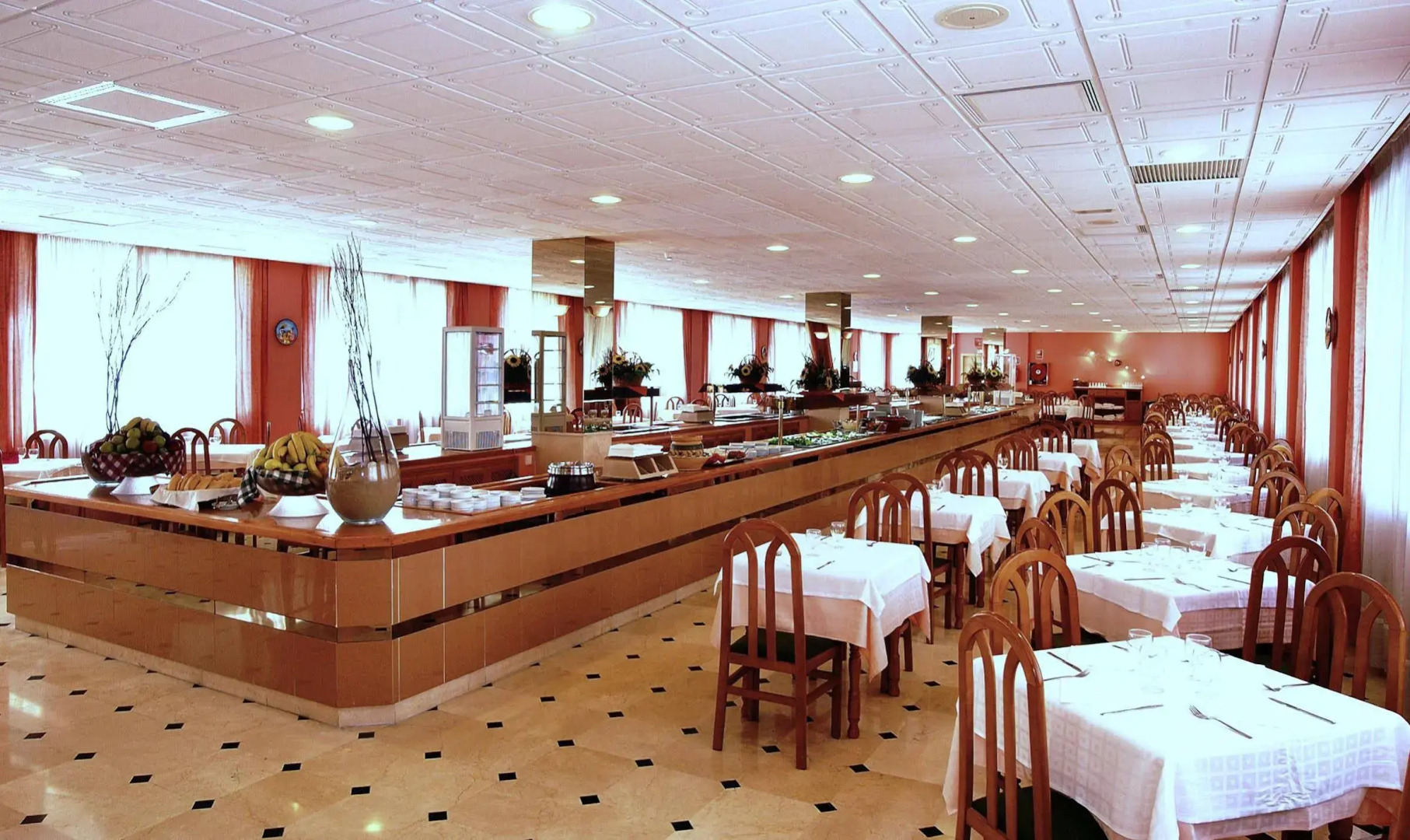 Photo - Hotel Parasol by Dorobe