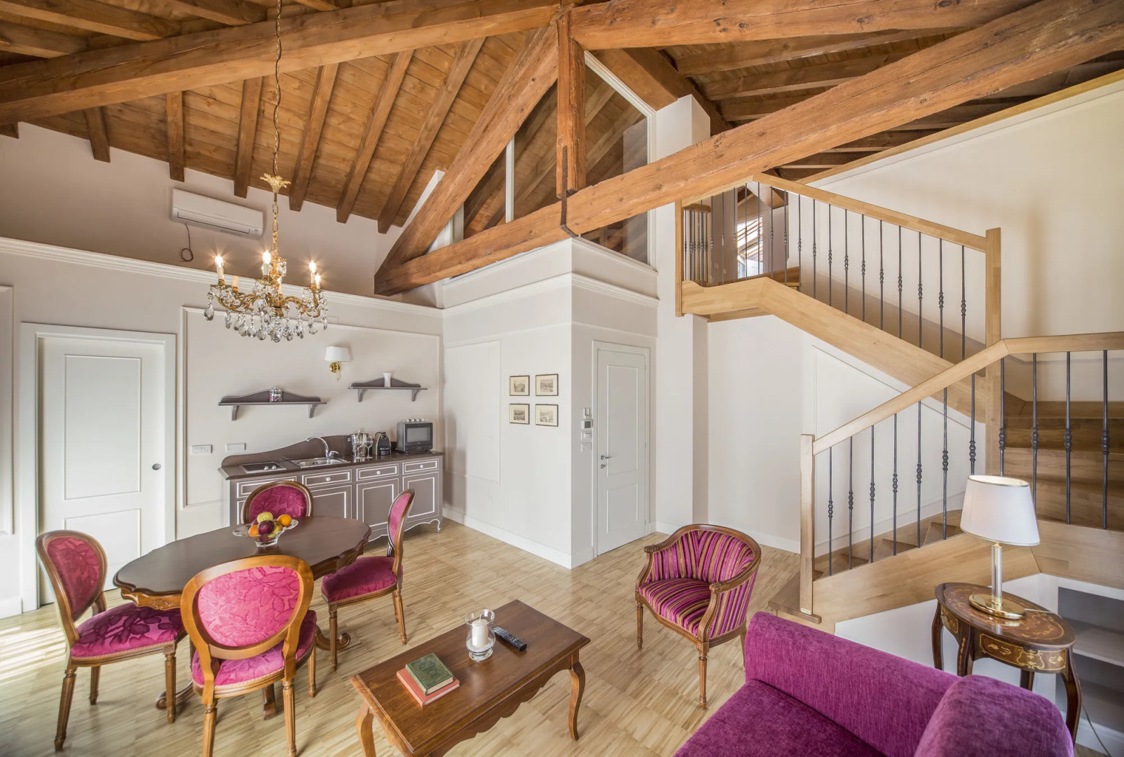 Photo - Lady Capulet Apartments