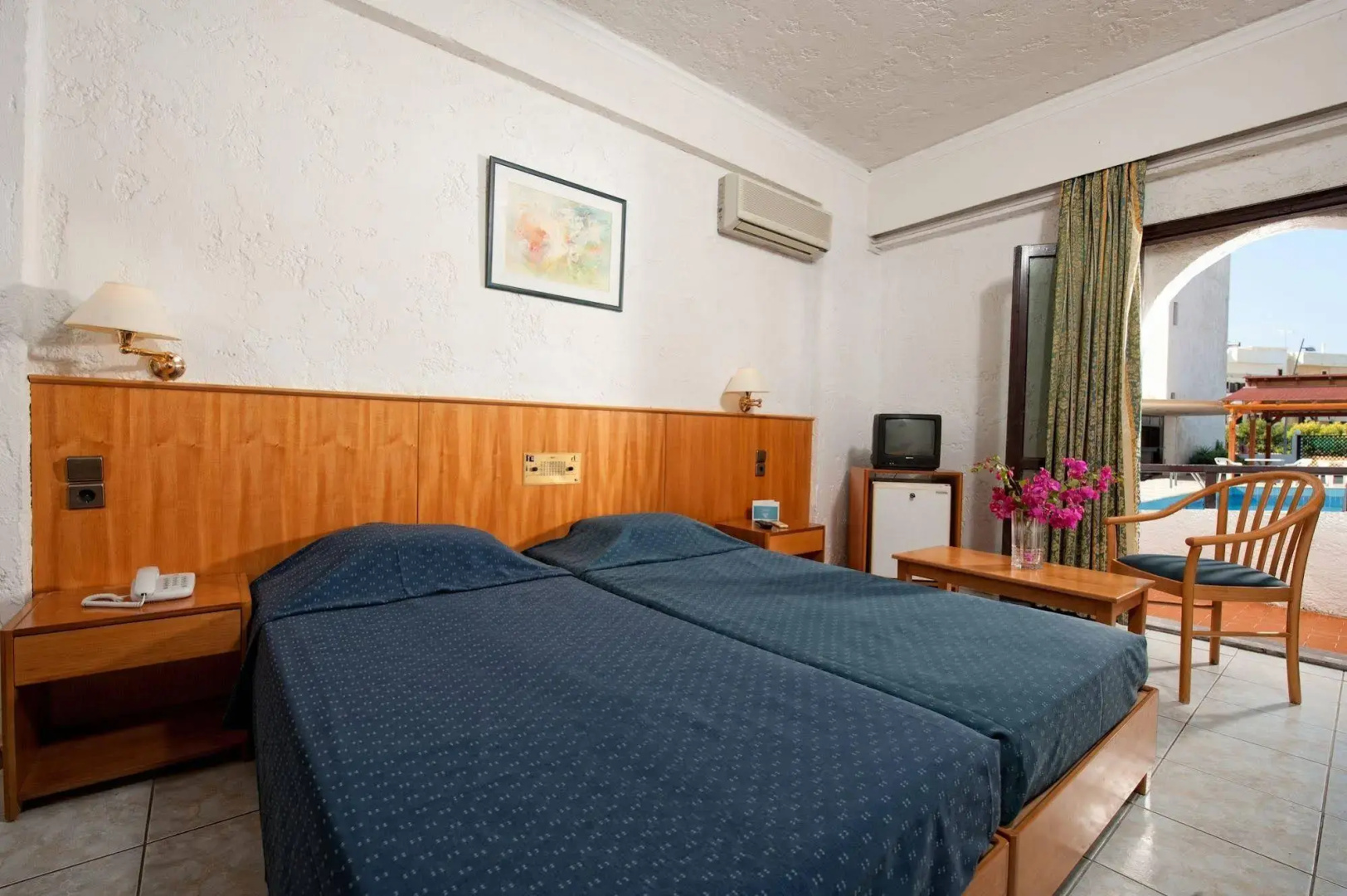 Photo - Heronissos Hotel