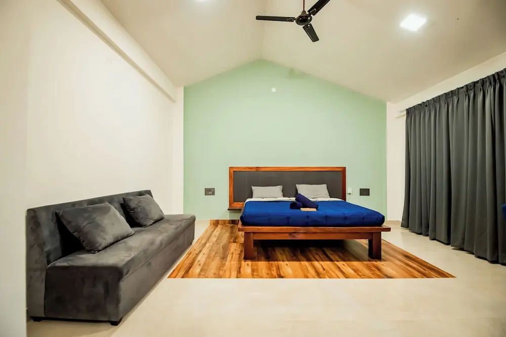 Commune18 Resorts