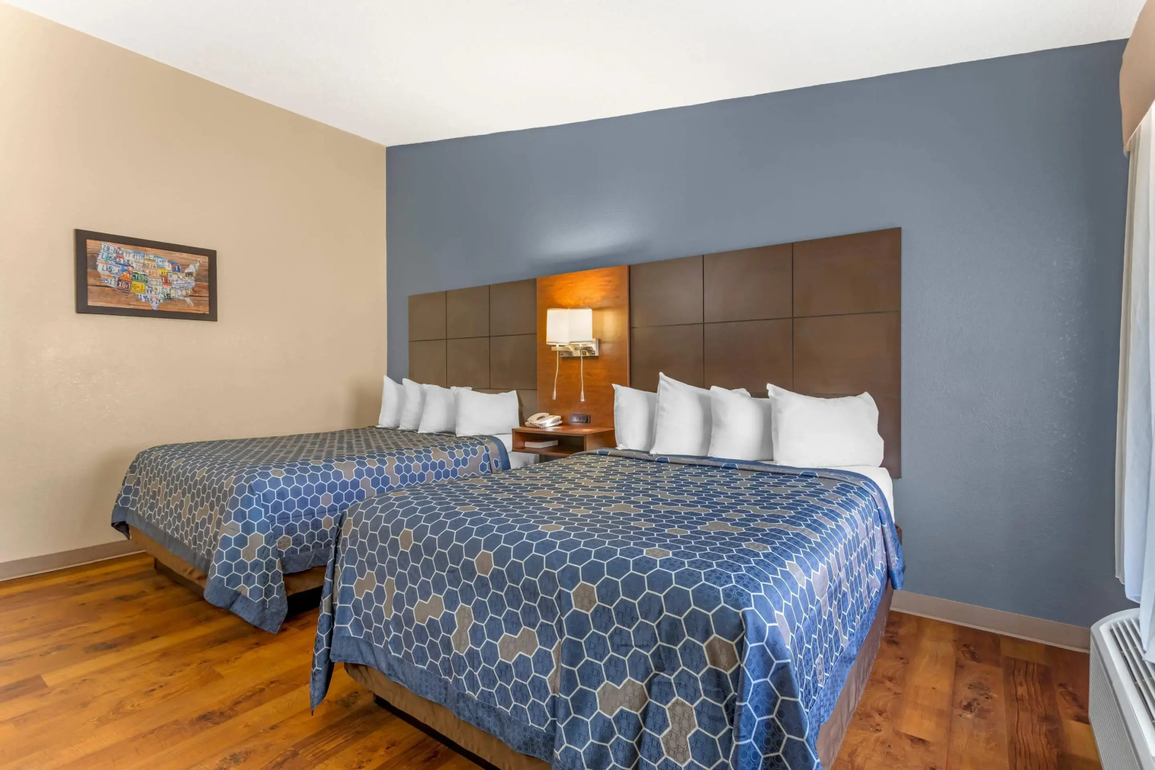 Photo - Econo Lodge Inn & Suites Gatlinburg at the Convention Center