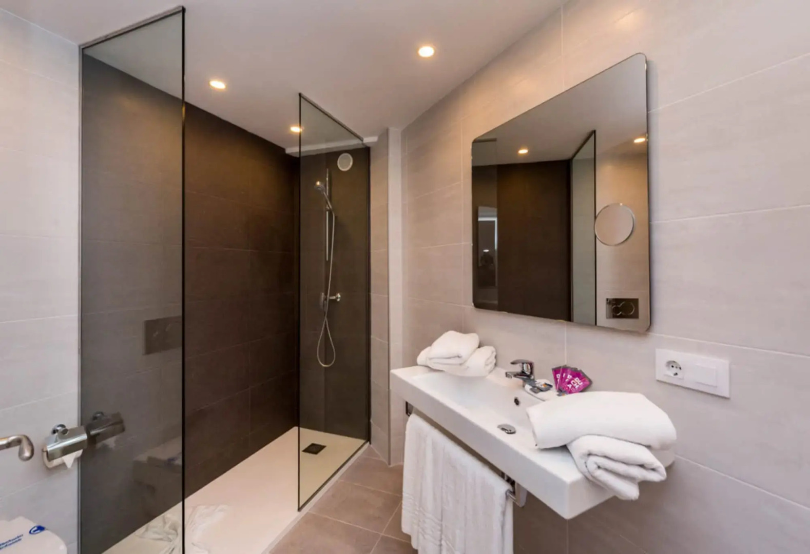 Foto - Comitas Floramar