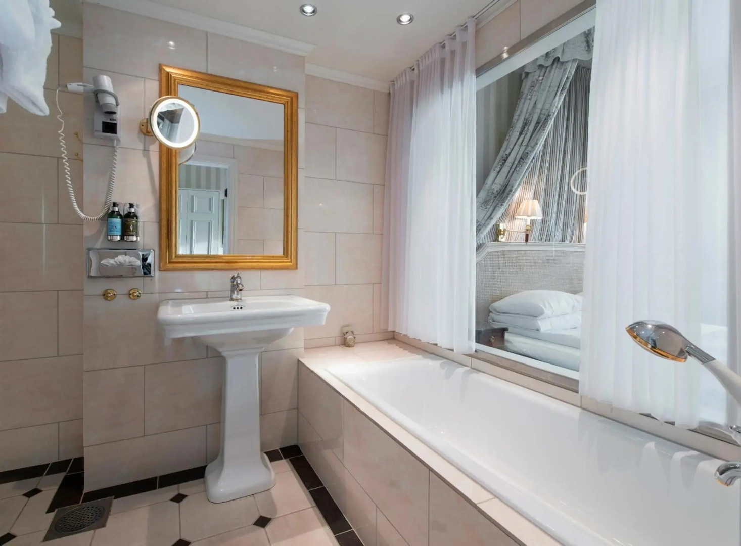 Photo - Hotel Bristol