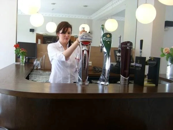 Photo - Phoenix Park Hotel