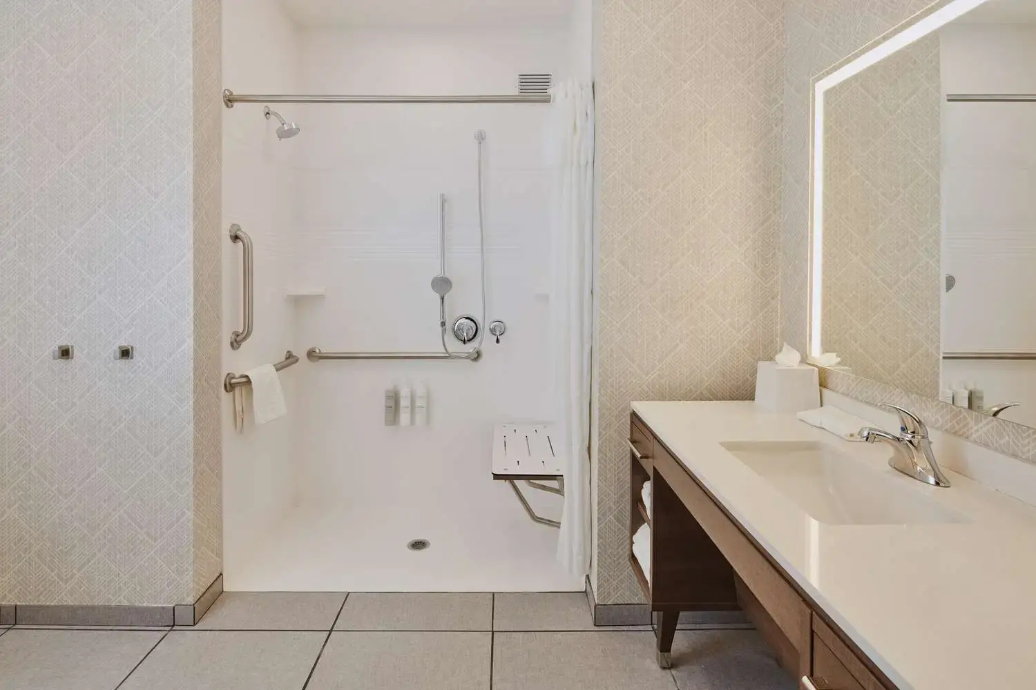 Photo - Home2 Suites By Hilton Sacramento At Csus