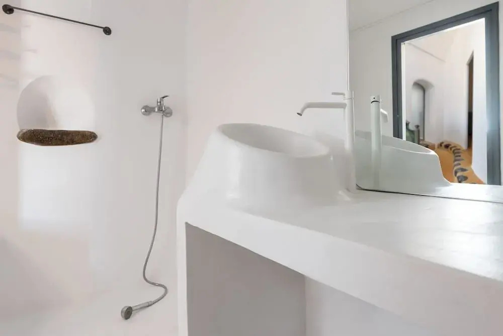 Foto - Phaos 1870, A restored Winery