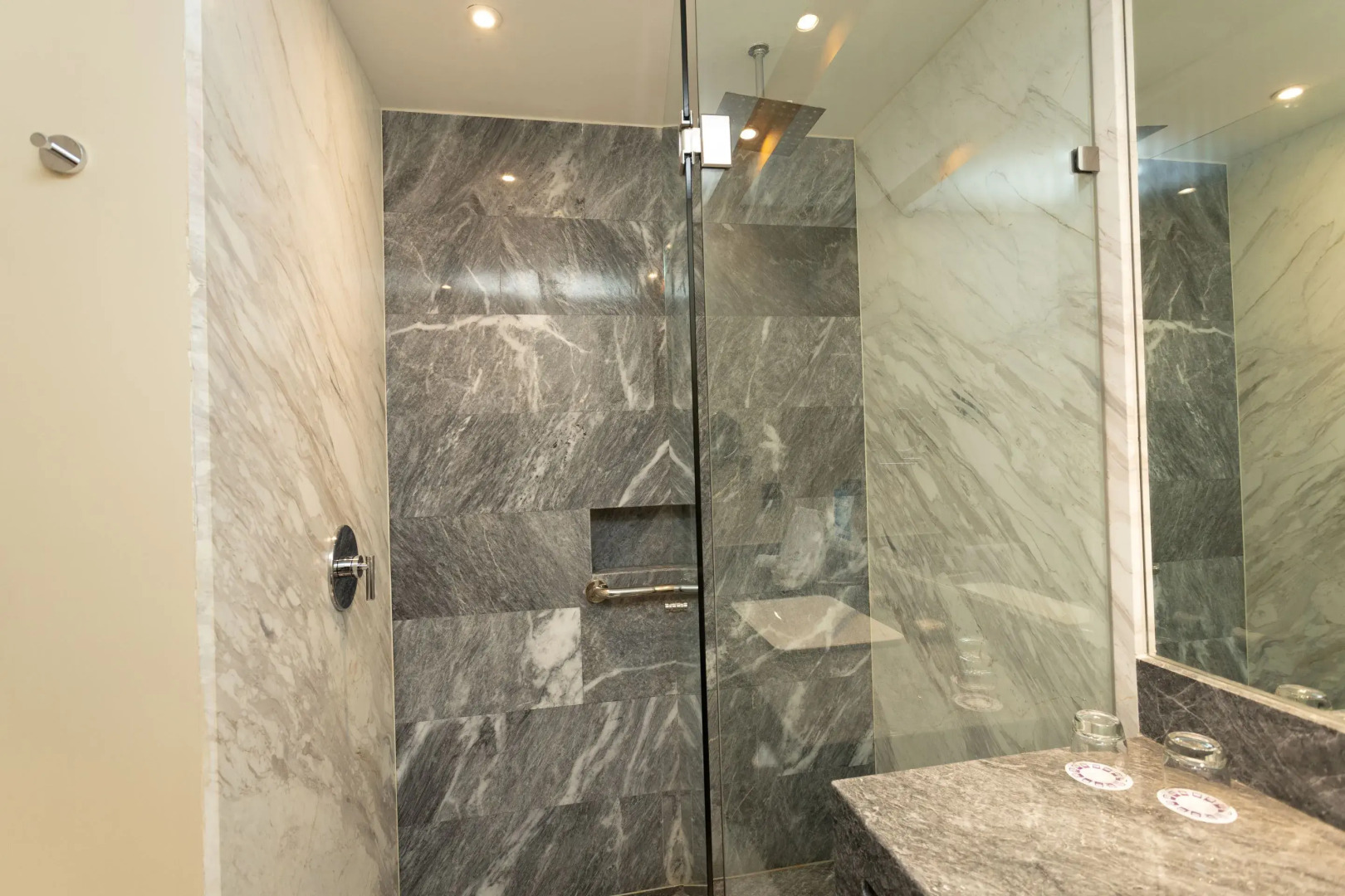 Foto - Camino Real Fashion Drive Monterrey