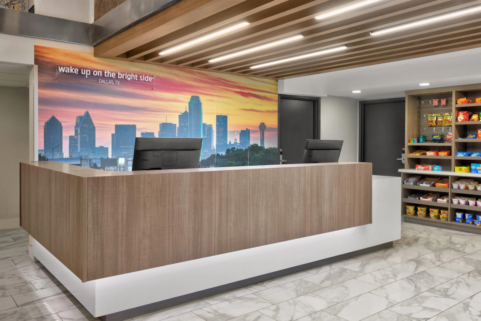 Photo - La Quinta Inn & Suites by Wyndham Dallas I-35 Walnut Hill Ln