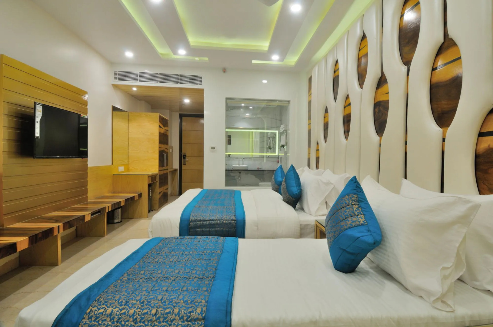 Foto - The Gold Regency - 02 Mins from New Delhi Railway Station