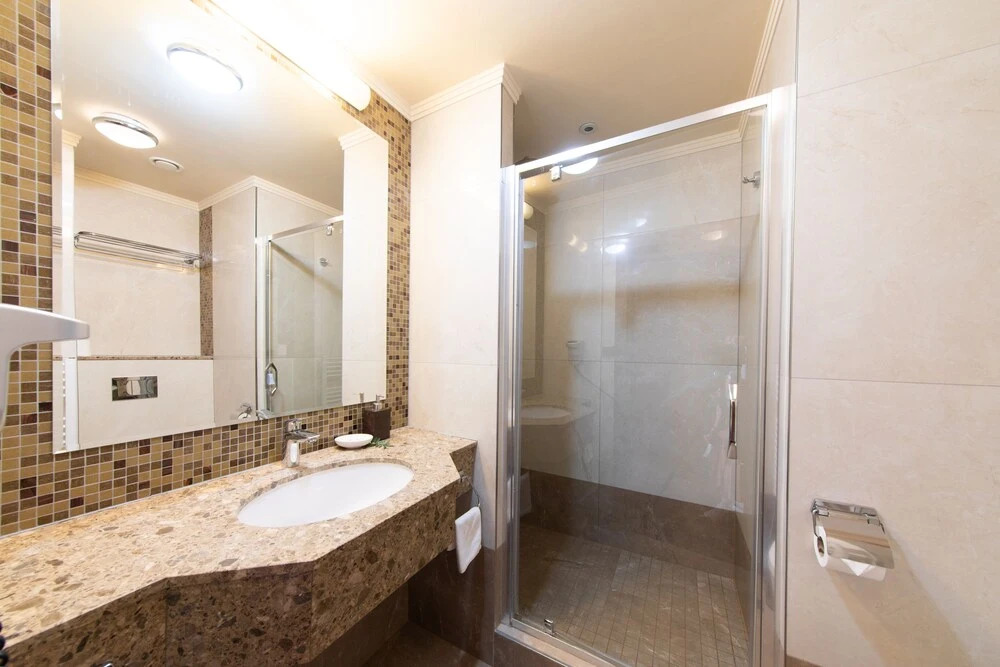 Foto - Crown Palace Apartments by Adrez