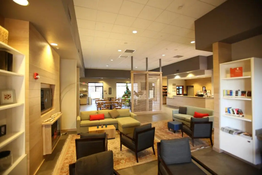 Photo - GreenTree Inn & Suites Phoenix Sky Harbor