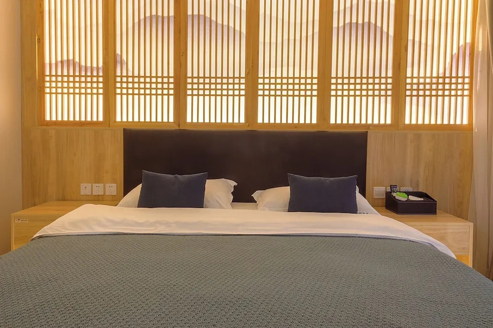 Room-heinemann Hotel Courtyard or Terrac