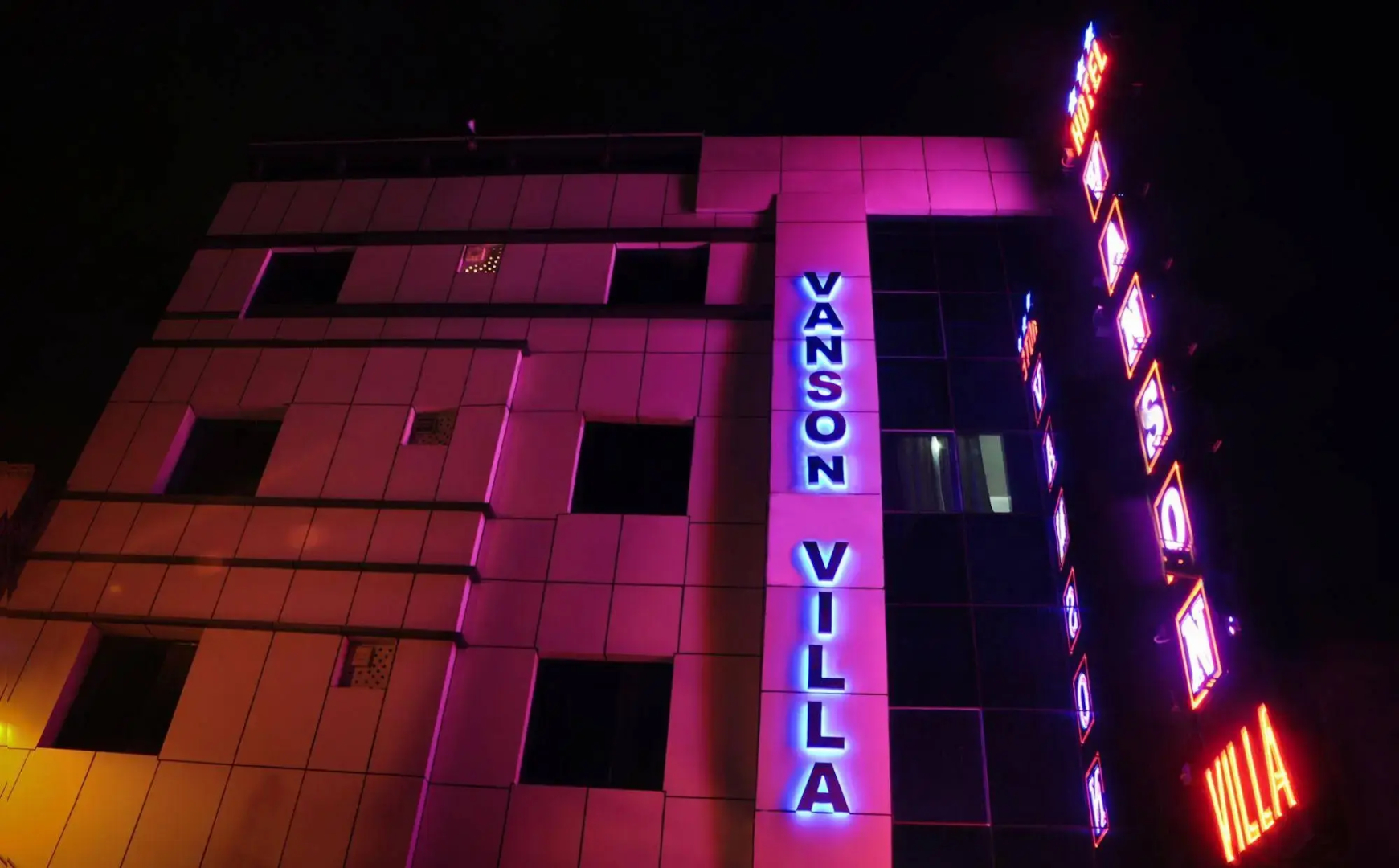 Photo - Hotel Vanson Villa, City Centre - With Free Airport & Train Station Pickup