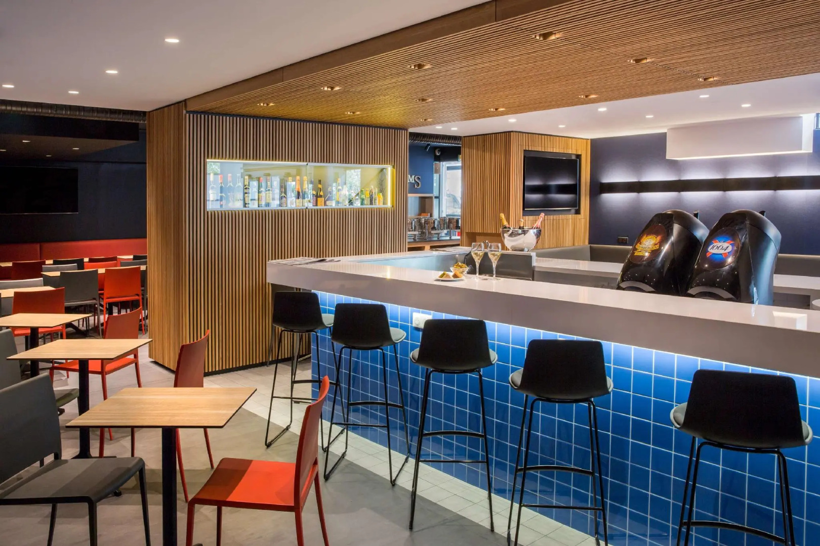 Foto - CAMPANILE PARIS 12 - Bercy Village