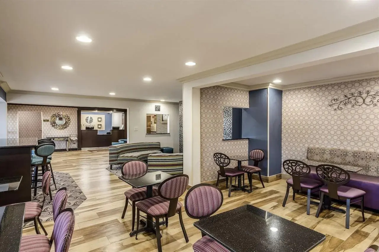 Photo - Comfort Inn Tulsa Midtown