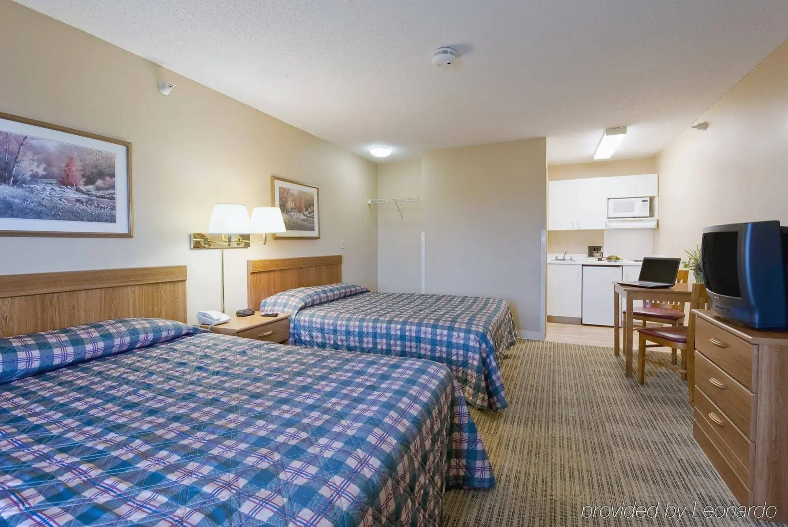 Foto - HomeTowne Studios by Red Roof Chicago - Waukegan