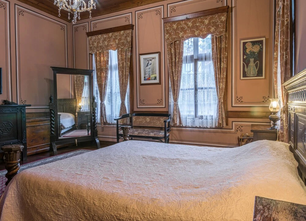 Photo - Old Legends Hotel