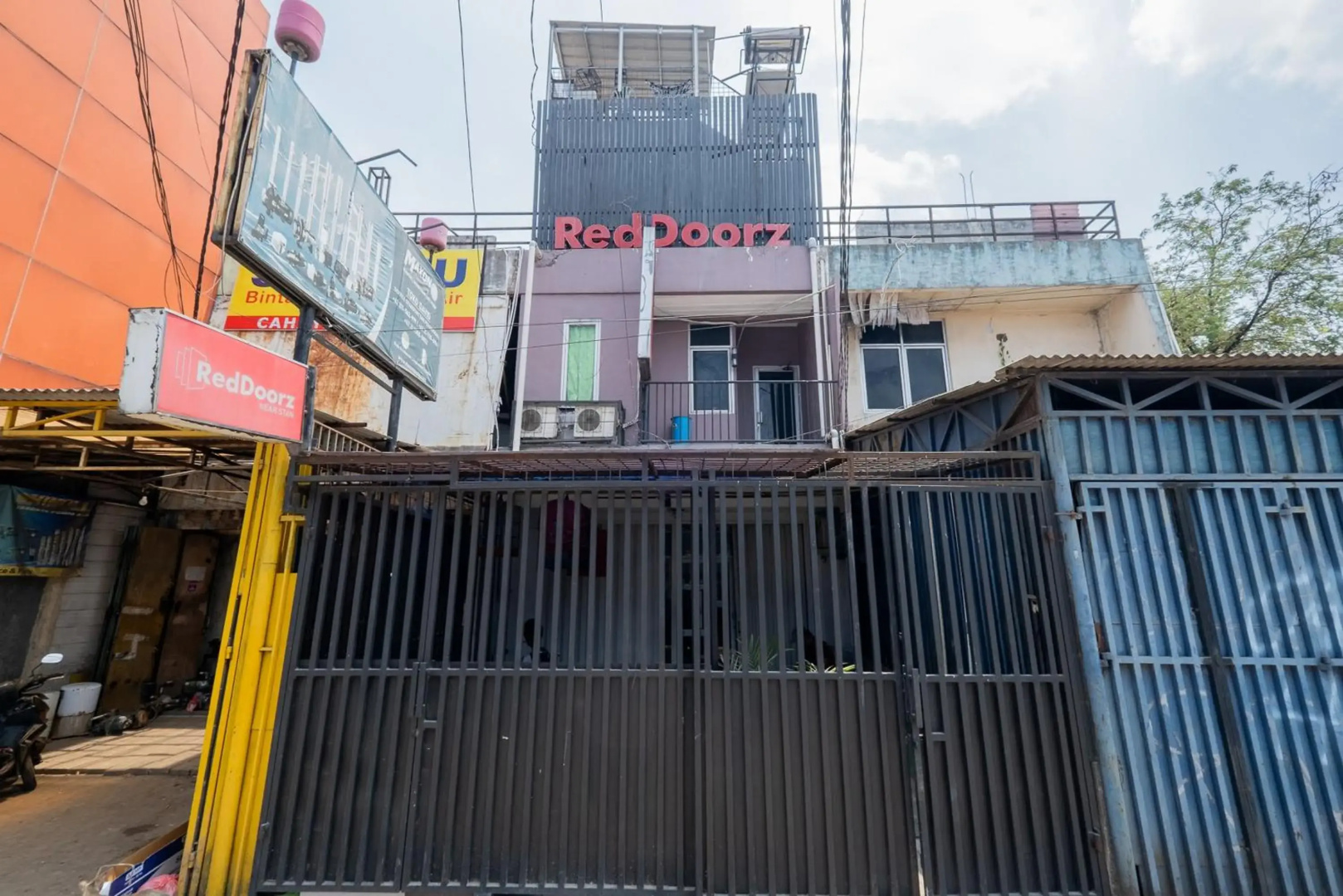 Foto - RedDoorz near STAN