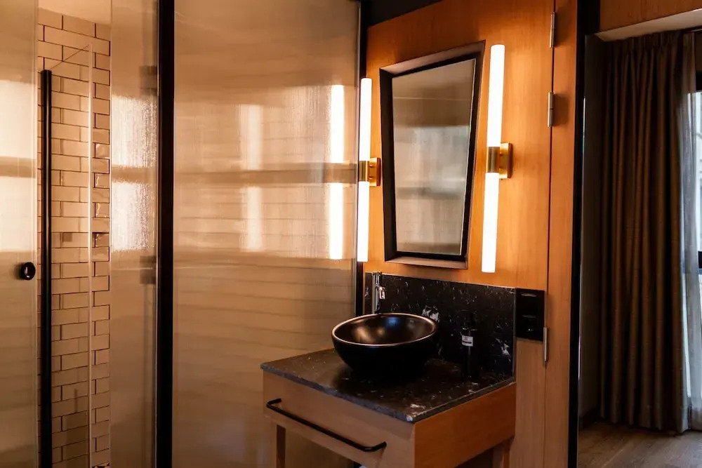 Photo - Letoh Letoh Sevilla