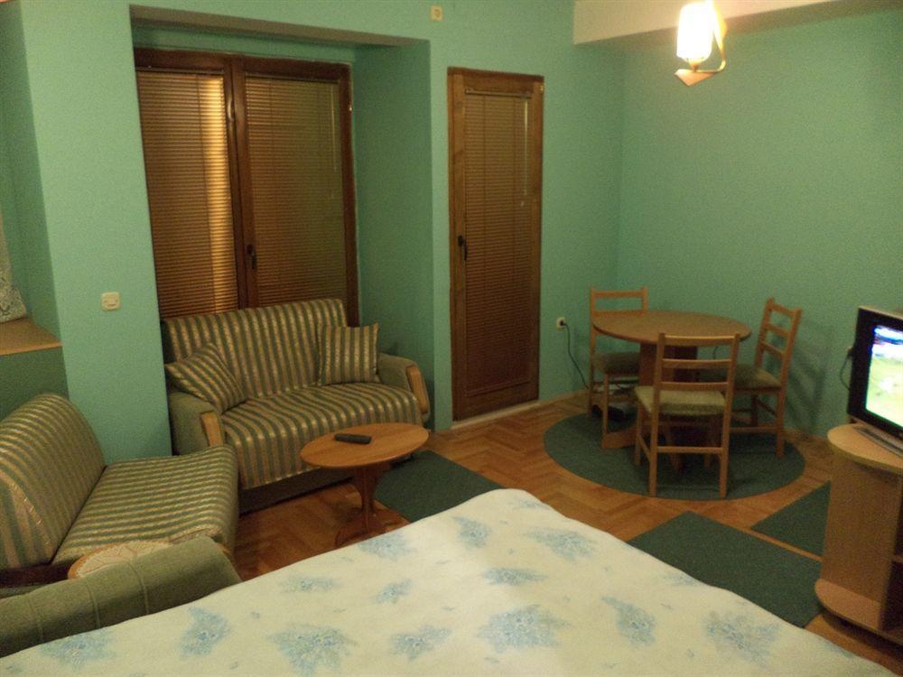 Luccia Apartments- Very Central Cozy Condo