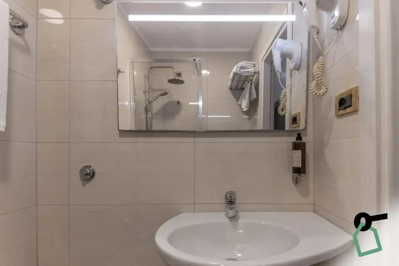 Photo - HOTIDAY Room Collection - Roma Porta Pia