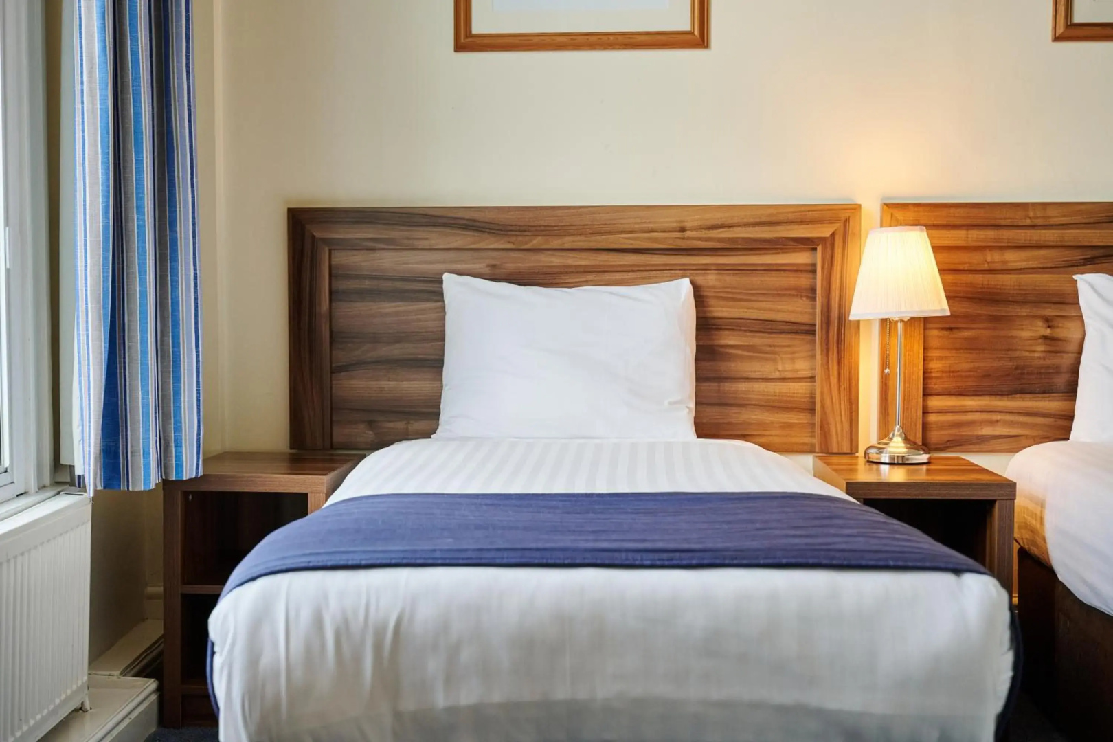 Photo - Discovery Inn - Leeds