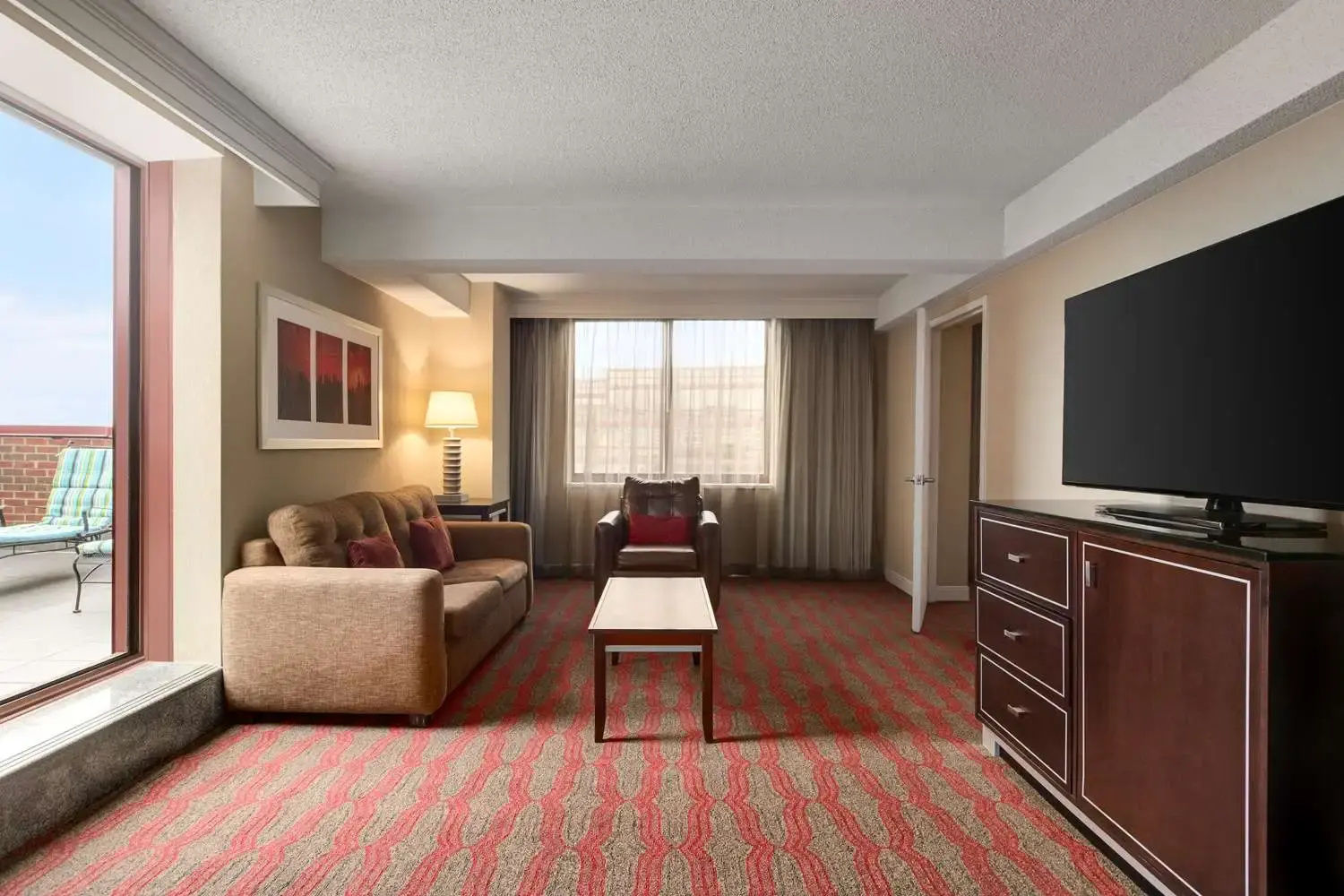 Photo - DoubleTree by Hilton New York LaGuardia Airport