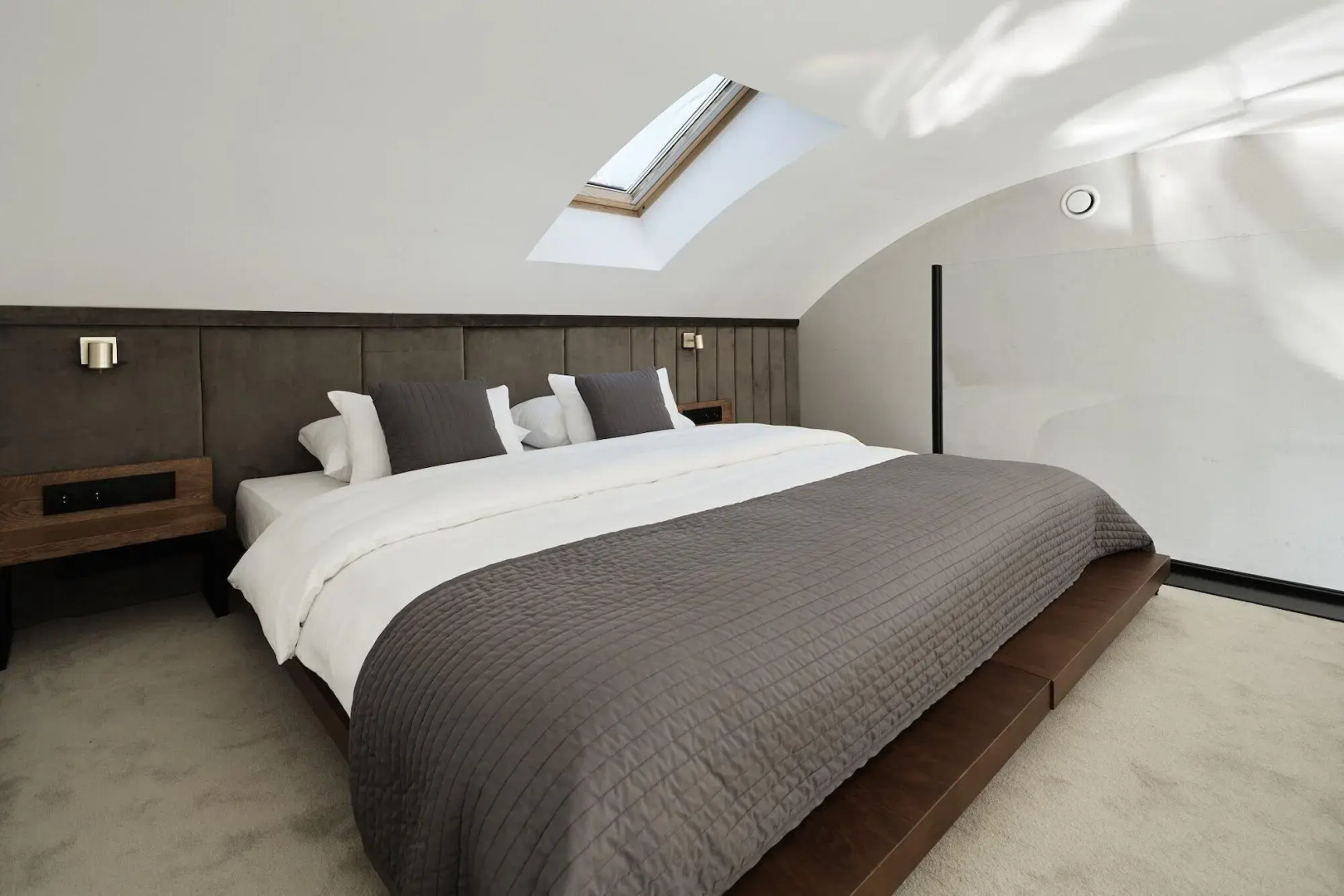Photo - New Port Hotel