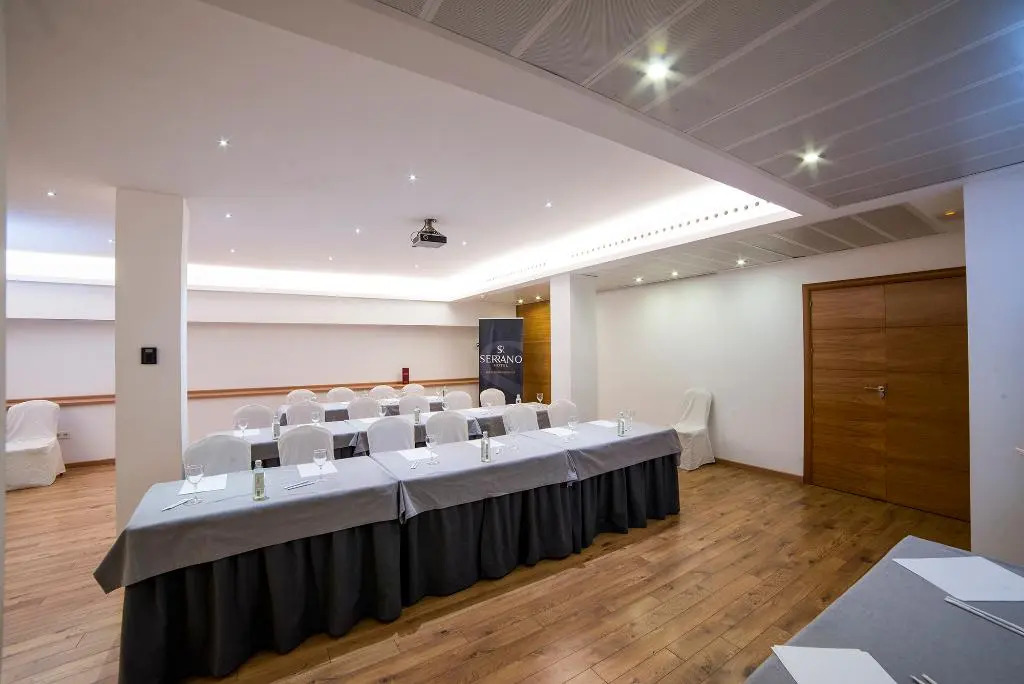 Photo - Hotel Serrano