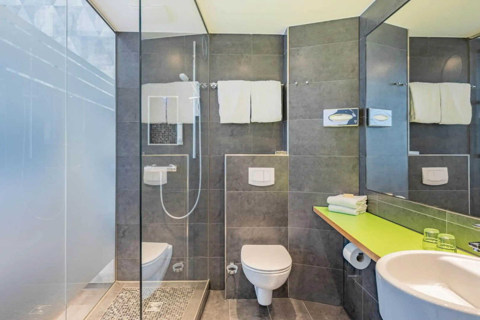 Photo - Courtyard by Marriott Orlando Lake Buena Vista at Vista Centre