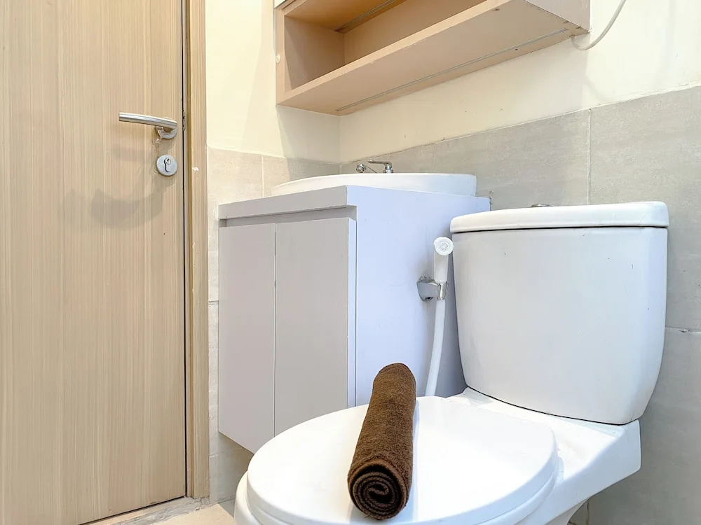 Homey And Good Choice 2Br At Meikarta Apartment