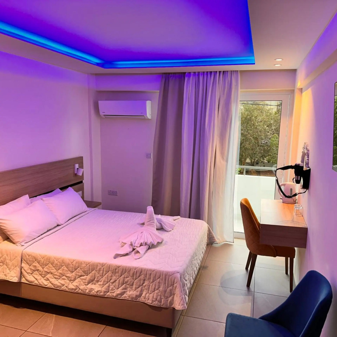 Photo - San Remo Hotel