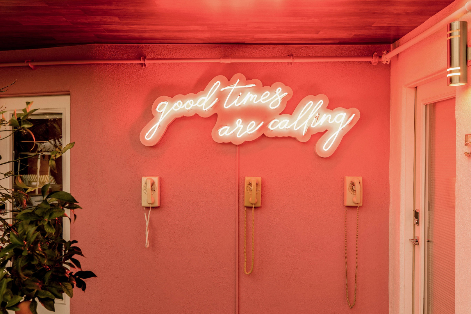 Foto - The Wesley by AvantStay Mid-Century Modern Oasis with Pool